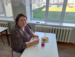 Проверка организации питания членами комиссии в школьной столовой